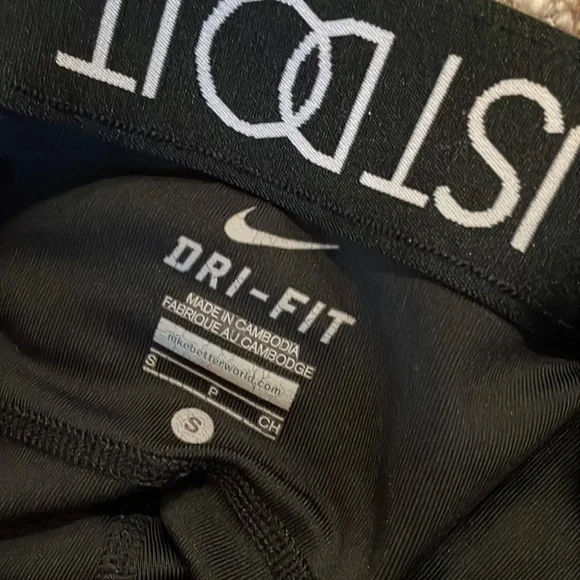 NIKE BUNDLE - Picture 14 of 16